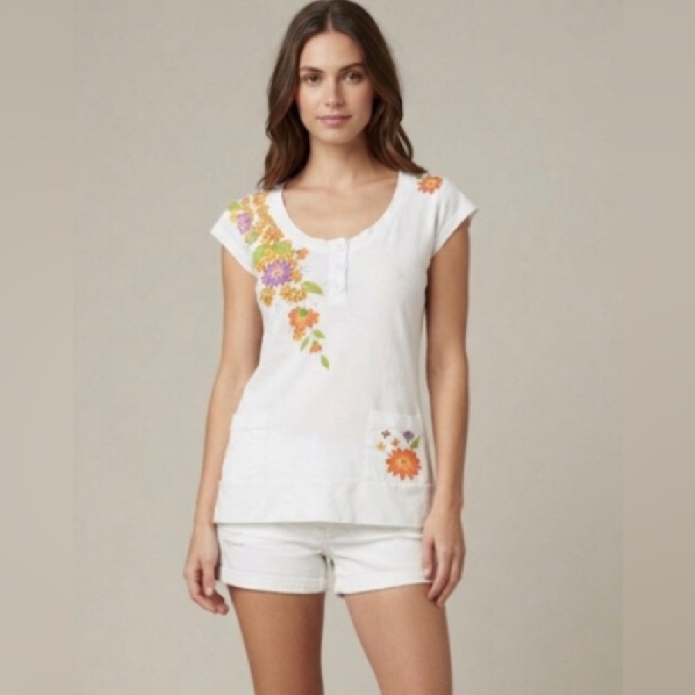 White t-shirt 100% cotton crew neck hand painted | size L